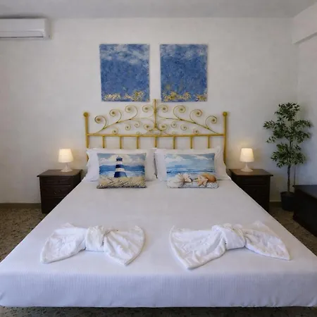 Summertime Walking Distance From The Sea With Garden *