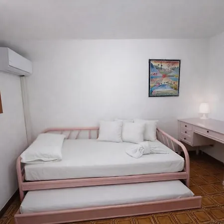 Villa Summertime Walking Distance From The Sea With Garden