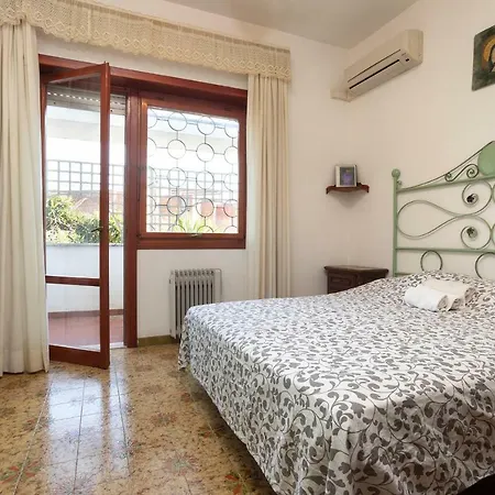 Summertime Walking Distance From The Sea With Garden * Fregenae