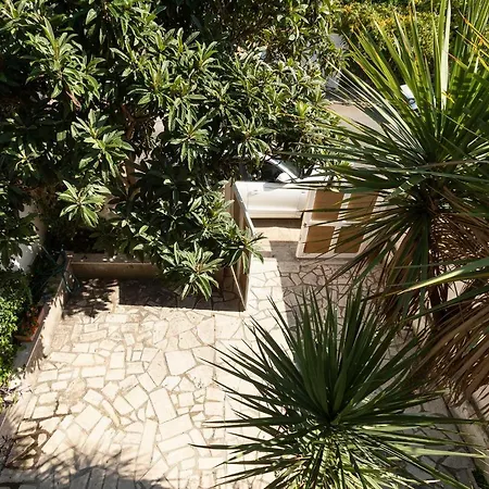 Villa Summertime Walking Distance From The Sea With Garden *